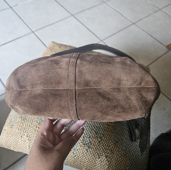 Coach 9220 Suede Ergo Hobo - Picture 4 of 10